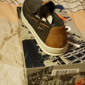 Size 10 Men's GBX casual shoes